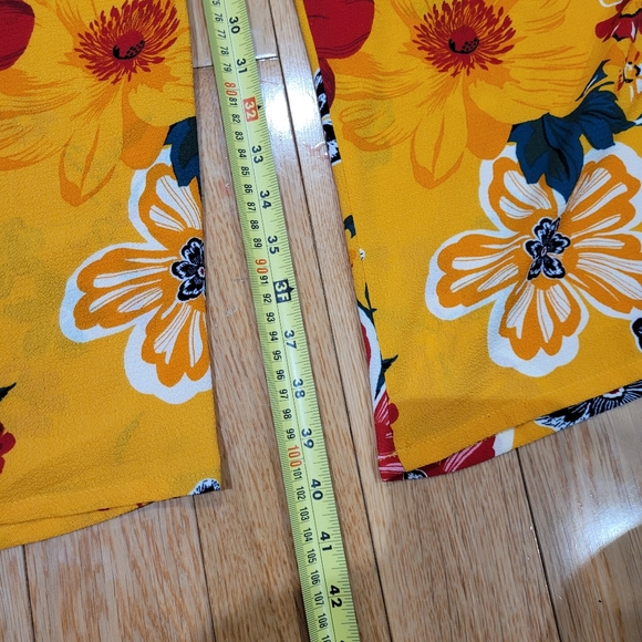 Chiffon wide leg flaural flower pants 🌼 - Picture 5 of 12